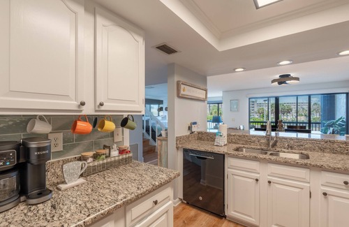 South Island Condominio | ☀️Easy Beach Access | Great Amenities | Santa Maria 104- The Sunnyside☀️