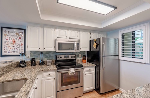 South Island Condominio | ☀️Easy Beach Access | Great Amenities | Santa Maria 104- The Sunnyside☀️