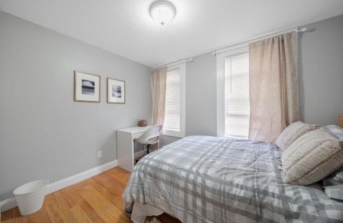 Columbus Park - Andrew Square Apartamento | Easy Commute South Boston 4BR 1BTH Apartment