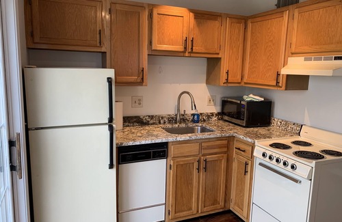 Portsmouth Apartamento | Easy get away! Easy downtown access in Portsmouth!