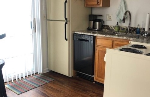 Portsmouth Apartamento | Easy get away! Easy downtown access in Portsmouth!