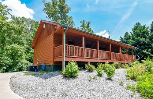 Sevierville Casa | EASY LIVIN - SECLUDED FAMILY LOG CABIN
