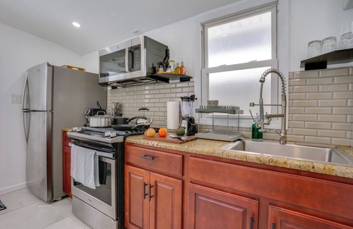 Hillside Apartamento | Easy NYC Access: Sleek Hillside Guest House