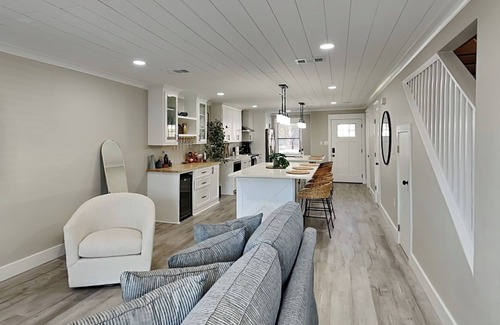 Seagrove Beach Casa | Easy on Eastern Lake | Pet Friendly Luxury Townhome