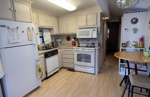 Surprise Complejo | Easy, relaxing, close to everything & quiet park model in 5 ⭐️ 55 & over resort.