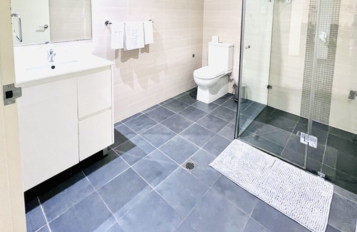 Turrella Apartamento | Easy to get into The city and airport by train, self check in and private entry