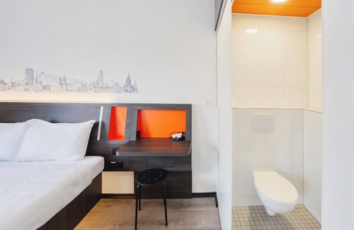 Center Hotel | easyHotel Zurich City Main Station