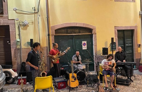 Bosa Historic Centre Casa | Eat sleep and wander Bosa historic central house
