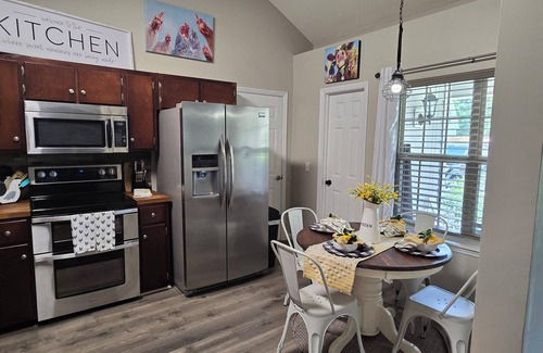 Pooler Casa | Eat, sleep, relax in Pooler