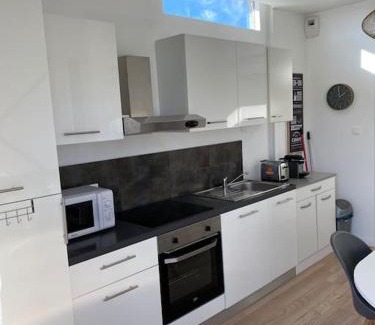 Velaux Apartamento | "Echapée Belle" Appart Moderne 4 pers à Velaux - Tout équipé avec terrasse à 15 min plage et aéroport
