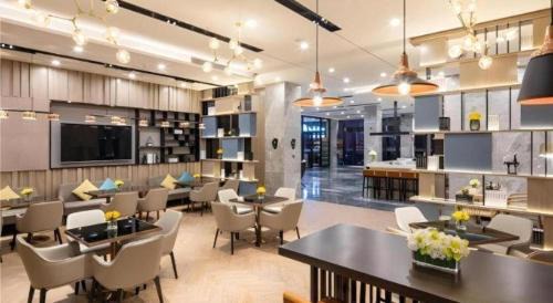 Guilin City Centre Hotel | Echarm Hotel Guilin Railway Station the MixC