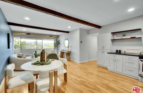 Downtown Los Angeles Condominio | Echo Lake view condo - newly renovated - centrally located