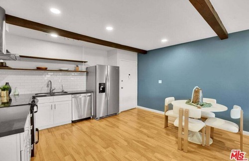 Downtown Los Angeles Condominio | Echo Lake view condo - newly renovated - centrally located