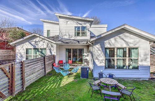 MLK Casa | Eclectic 6 BDR for Family of 20 Mins to 6th St & DT