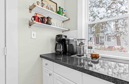 Royal Oak Casa | Eclectic Bungalow in the Heart of Royal Oak