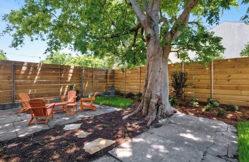 Bywater Casa | Eclectic Double Shotgun|Spacious Private Backyard