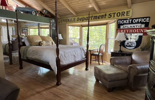 Redmond Otro | Eclectic Farm Stay near Redmond and Eagle Crest