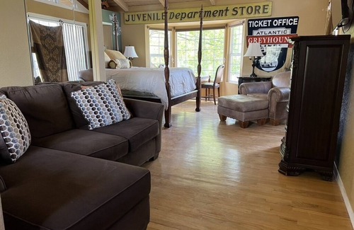 Redmond Otro | Eclectic Farm Stay near Redmond and Eagle Crest