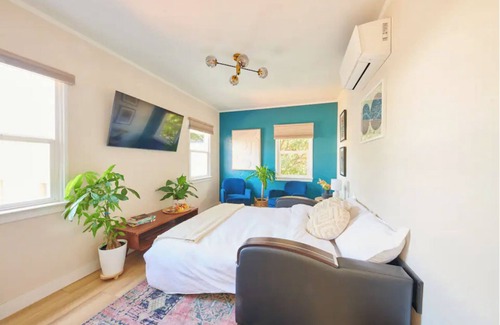 Santa Barbara Beach Apartamento | Eclectic Funk Zone Adjacent Apartment!