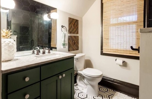 Rosedale Casa | Eclectic Home Stunning/Stylish in Downtown KC