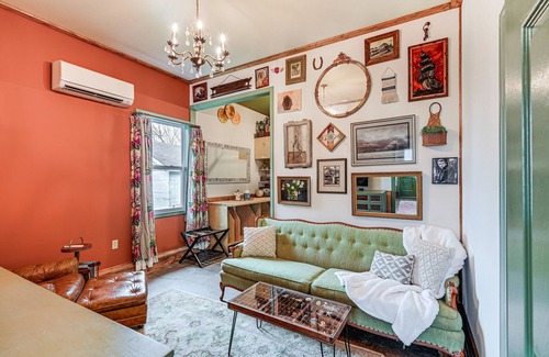 Glencliff Cabaña | Eclectic Nashville Cottage ~ 5 Mi to Downtown!