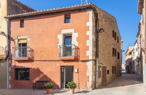 Sant Jordi Desvalls Apartamento | Eco-Apartament Costa Brava