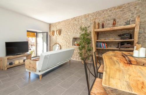 Sant Jordi Desvalls Apartamento | Eco-Apartament Costa Brava