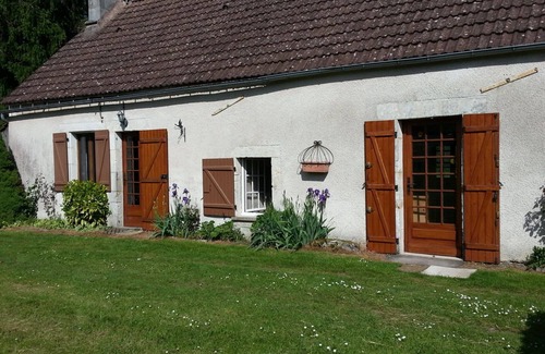 Druyes-les-Belles-Fontaines Cabaña | Eco-friendly self-catering cottage in Burgundy