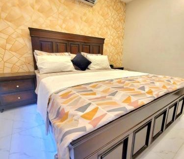 Bahria Town Apartamento | Eco-friendly 1 Bedroom Apartment facing Eiffel tower