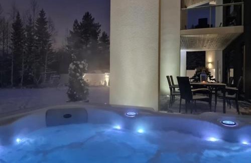 Oulu Apartamento | Eco-friendly stay with hot tub & panorama view