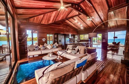 Tierra Oscura Villa | Eco-Lodge Bocas Coral Reef - Over water villa & birds house