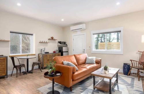 Malvern Hills Casa | Eco-Luxe 1BDR w/ Patio + Free Tix | Near Biltmore