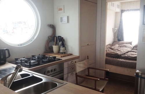 Schleswig Alquiler De Eote | Casa flotante de lujo ecológico. Materiales naturales, fiordo del Mar Báltico