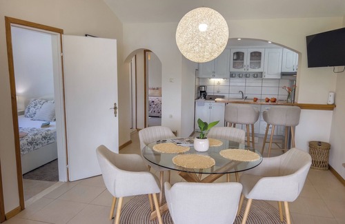 Vela Luka Casa | Casa de piedra de tres dormitorios con frente de playa y playa privada.
