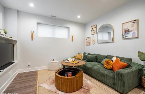 Woodlawn Apartamento | Eco Stay by UChicago, Lakefront & Hyde Park!