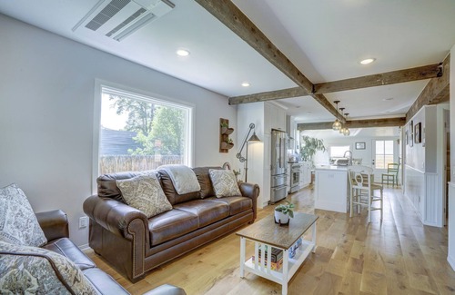 Franklin to the Fort Casa | EcoHome: with two units inside Brooklinen sheets Thor appliances and fenced yard