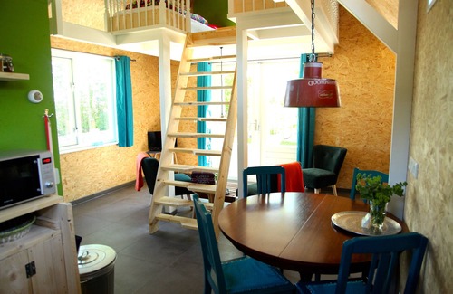 Enumatil Cabina | Ecolodge (4 personas) en Groninger Land, cerca de la acogedora ciudad de Groningen