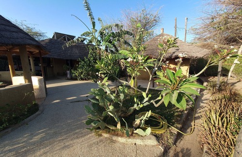 Mbodiene Otro | Ecolodge BAKSUNGAN