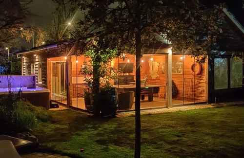 Tilburg Apartamento | Ecolodge Tilburg- Swimmingpool-jacuzzi-ensuite privat sauna- beautifull garden-