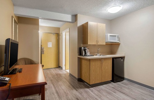 Regina Hotel | Econo Lodge