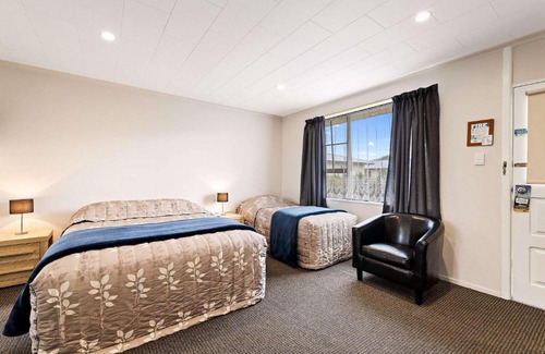 Spreydon Hotel | Econo Lodge Canterbury Court Motel