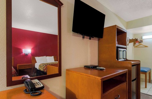 Goldsboro Hotel | Econo Lodge Goldsboro Hwy 70