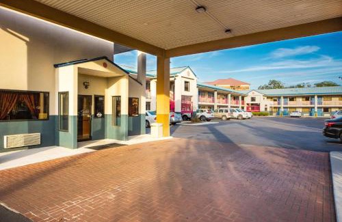 Laurel Cabina | Econo Lodge Laurel