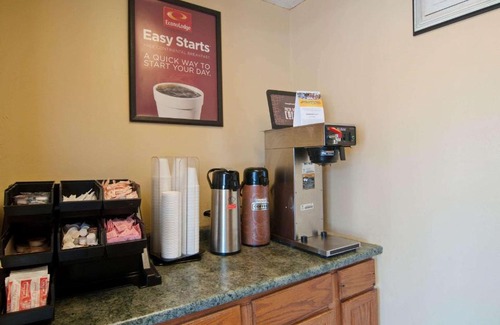 Bluefield Cabina | Econo Lodge Near Bluefield College