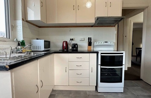 South Hobart Casa | Econo Lodge near Hobart City and Salamanca Market
