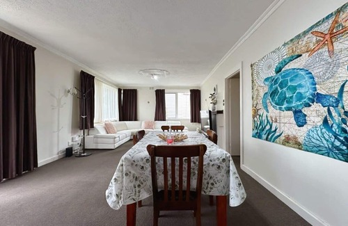 South Hobart Casa | Econo Lodge near Hobart City and Salamanca Market
