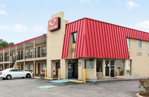 North Central Cabina | Econo Lodge Virginia Beach Town Center
