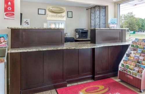 North Central Cabina | Econo Lodge Virginia Beach Town Center