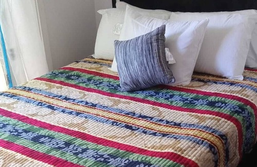 Memphis Cabaña | Economical Central Guest house