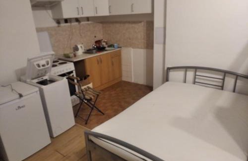 Kosire Apartamento | Economy flat 18 minutes from Vaclavske namesti